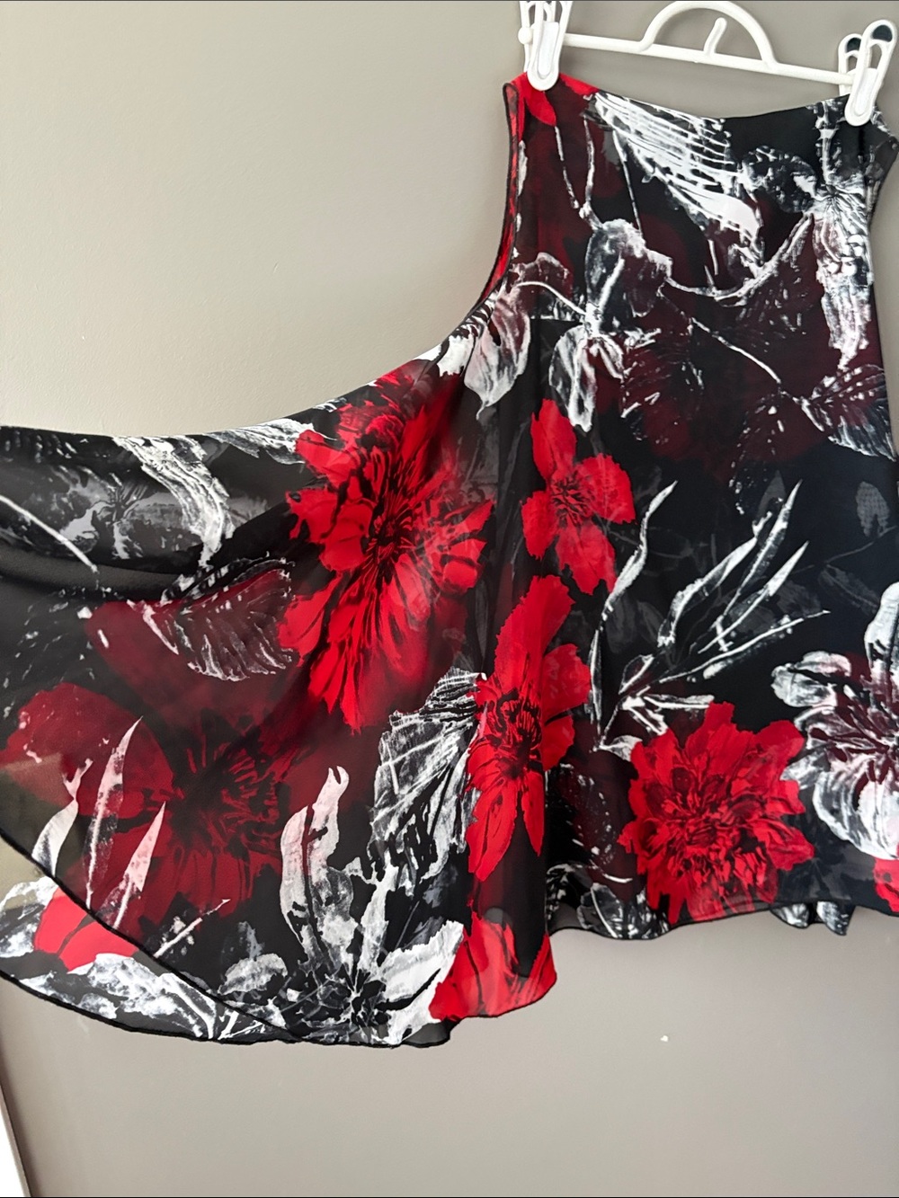 Red Floral Sleeveless Flowy Scarf/Wrap